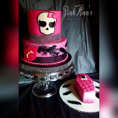 monsterhigh cake - Cake by  Pink Ann's Cakes
