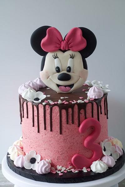 Dripping cake drip Minnie Mouse Birthday  - Cake by Agnes Linsen
