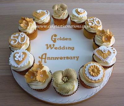 Golden Wedding Anniversary Cupcakes - Cake by Caketastic Creations