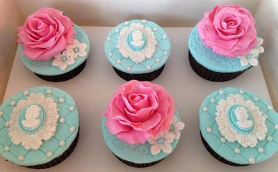 Vintage cupcakes - Cake by Lime Sweet Treats