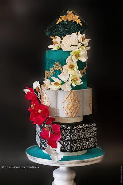 Floral wedding cake - Cake by Urvi Zaveri 