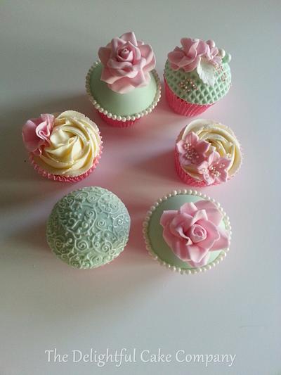 Mint Green and Pink - Cake by lesley hawkins