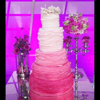 Ruffle wedding cake  - Cake by Sweet cake Lafuente