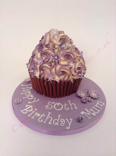 Girly Giant Cupcake's - Cake by Gill Earle