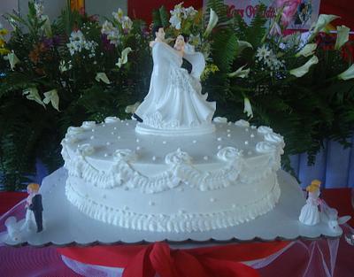 A cake I made for a Mass Wedding! - Cake by Venelyn G. Bagasol