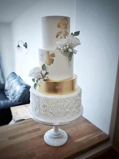 Golden elegance wedding cake  - Cake by Jo