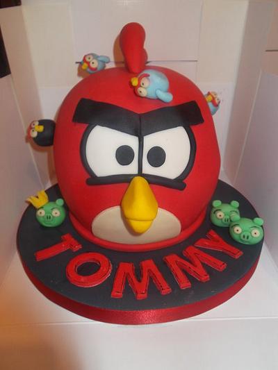3D Angry bird  - Cake by Tracey