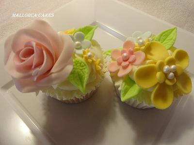 cupcakes - Cake by mallorcacakes