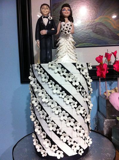 Black and white wedding cake - Cake by Tracy Karp
