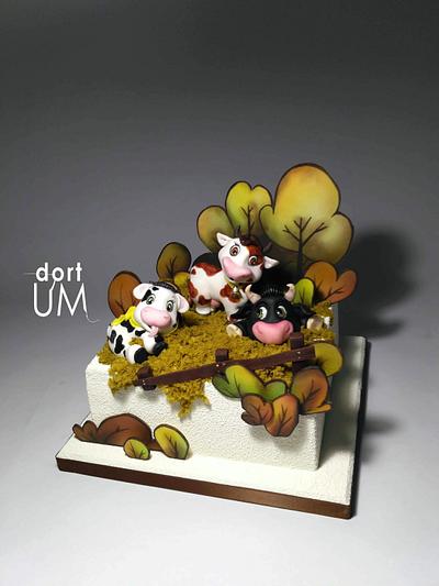 Cows family  - Cake by dortUM