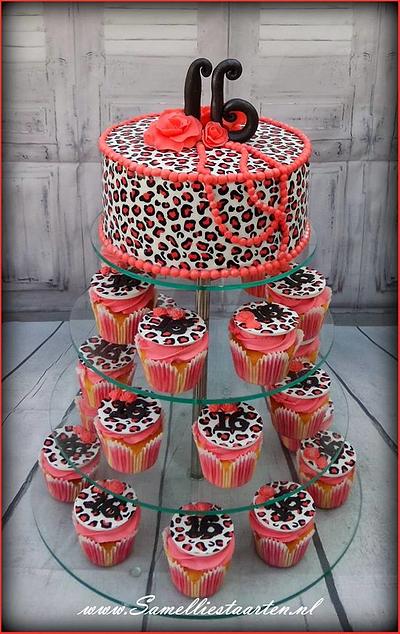 Leopard cake with cupcakes - Cake by Sam & Nel's Taarten