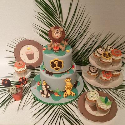 Safari Style  - Cake by Donatella Bussacchetti