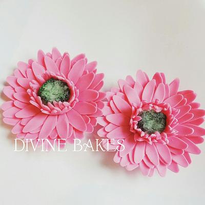 Pretty pink Gerbras - Cake by Divine Bakes