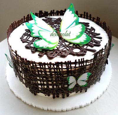Waffer paper butterflies - Cake by Dchocolat