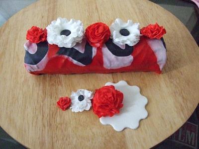 Red and white party - Cake by HERMUZCakes (Carmen Hdez)