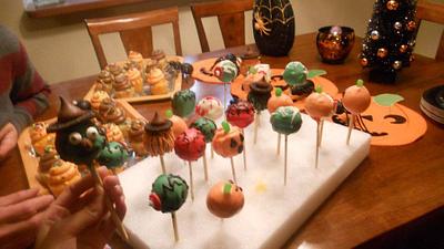 Halloween Cake Pops - Cake by NumNumSweets