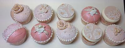 Lace and pearls cupcakes - Cake by Frangipani Bakery