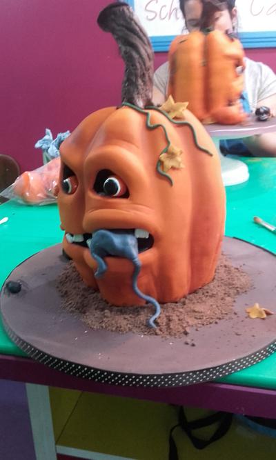Evil pumpkin - lovin from the oven style - Cake by Ciara McKenna