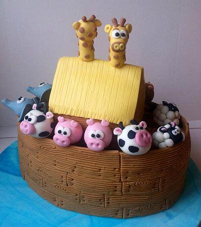 Animal Arc & Cupcakes - Cake by Dollybird Bakes