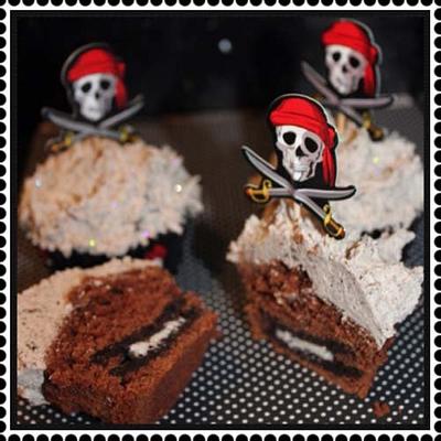 pirate oreo cupcakes  - Cake by Laura Pavey