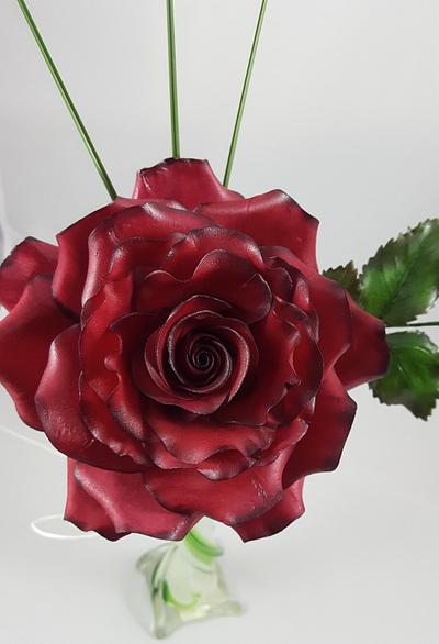 Simply Red-Black Rose - Cake by StyledSugar