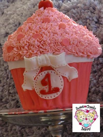 First Birthday Smash Cake - Giant Cupcake - Cake by Jenny