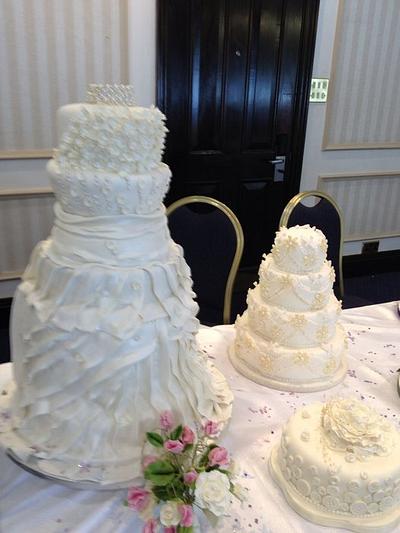Wedding dress cake - Cake by Linda Christopher
