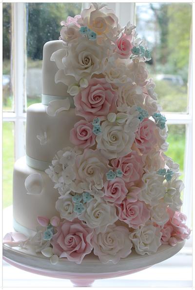 Rose Garden wedding cake - Cake by Victoria's Cakes