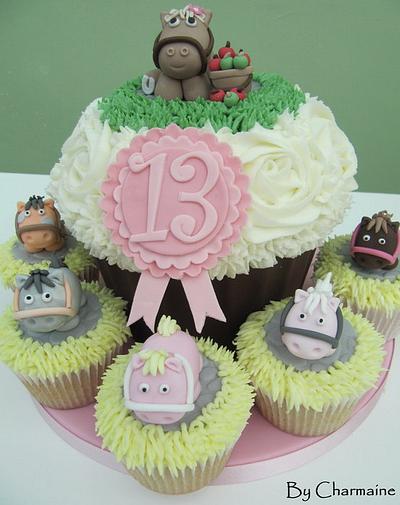 Cute pony cupcake and giant cupcakes collection - Cake by Charmaine 
