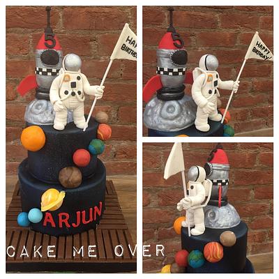 To the moon n bk! - Cake by CakeMeOver