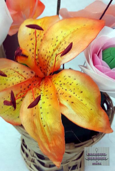 Wafer paper Lily  - Cake by RupalsCakes (MACARONS MERINGUES &MORE )