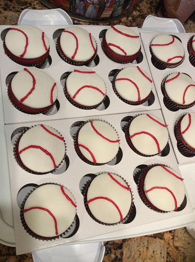 Baseball cupcakes  - Cake by CakesbyChagita