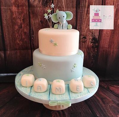 Baby Elephant christening - Cake by Littlebirdcakecompany