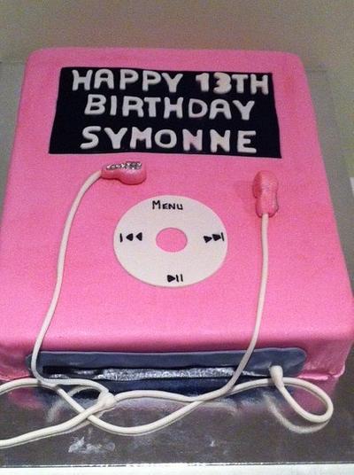 Pink ipod classic  - Cake by Lisa