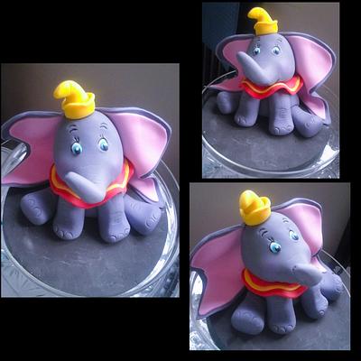 Dumbo cake topper - Cake by Jenn Szebeledy  ( Cakeartbyjenn_ )
