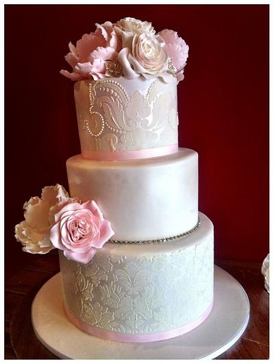 shimmer and David Austen roses - Cake by Nadia French