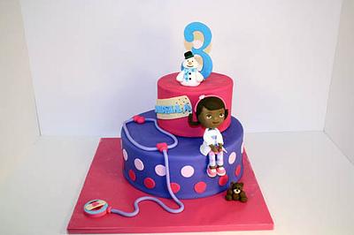 Doc McStuffins - Cake by Prima Cakes and Cookies - Jennifer