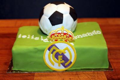 tarta fondant futbol Real Madrid, fondant cake football, Real Madrid - Cake by Machus sweetmeats