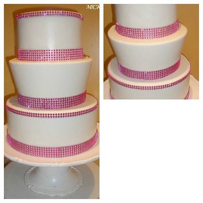 A CLASSY WEDDING CAKE - Cake by Linda