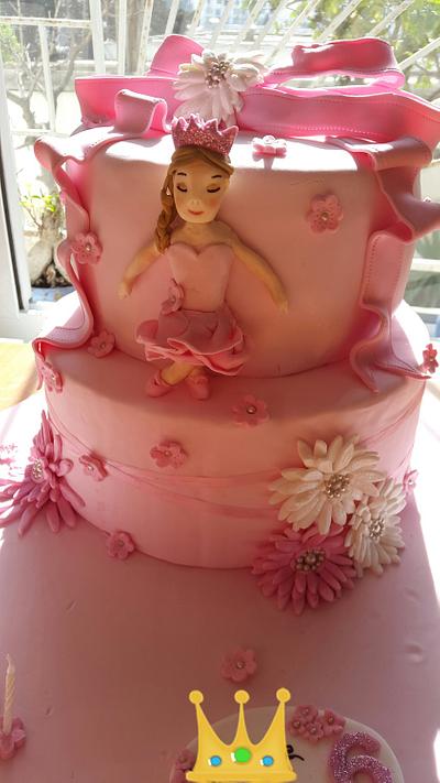 ballerina cake - Cake by Mona Art Gateaux