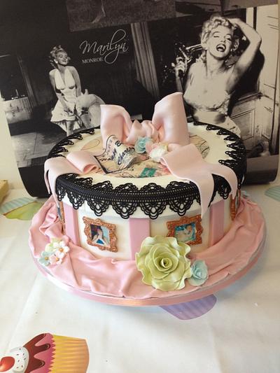 Vintage and lace hat box - Cake by chaddy