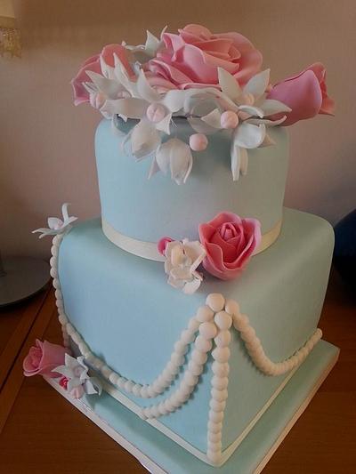 Little Vintage Roses and Pearls - Cake by White Cherry Cakes