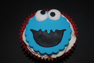 Elmo & Cookie Monster Cupcakes - Cake by Donna