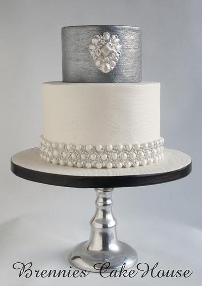 simple design, elegant result - Cake by Brenda Bakker