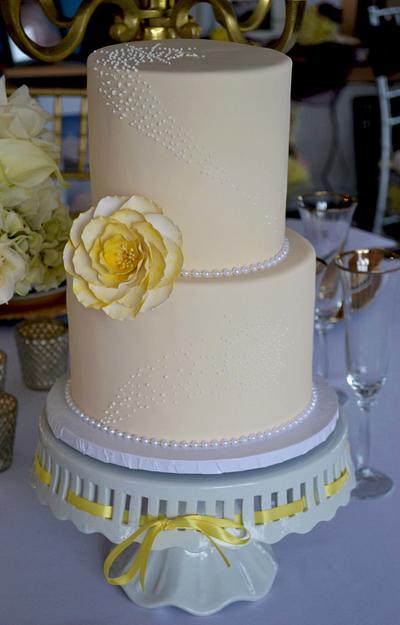 Simplistic yellow Rose wedding cake - Cake by Piece O'Cake 