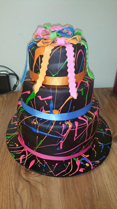 black with Colorfull plash cake  - Cake by Mumu's Cake Decorations