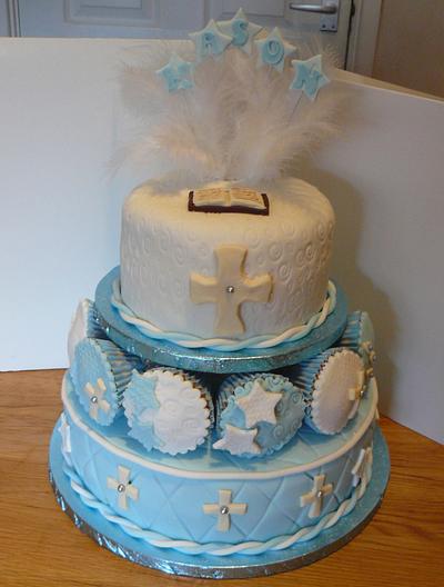 Transforming Christening cake WITH or WITHOUT cupcakes  - Cake by Krazy Kupcakes 
