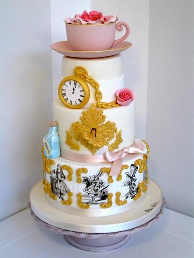 Alice in wonderland - Cake by Bella's Bakery