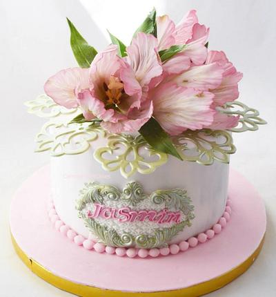Tulip parrot cake - Cake by Carmen Iordache