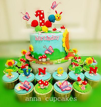 Caterpillar - Cake by annacupcakes
